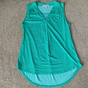 Tiny dots green sleeveless blouse